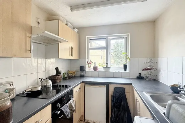 Photo 2 — Longacre Road, Singleton, Ashford