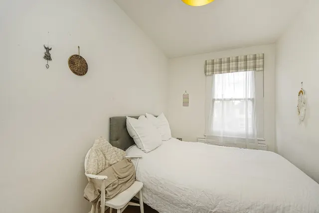 Photo 3 — Parkview Road, London, SE9