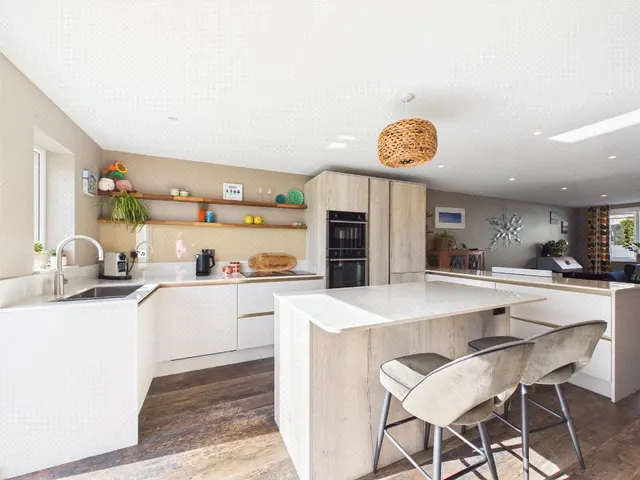 Wadebridge, PL27, photo 3