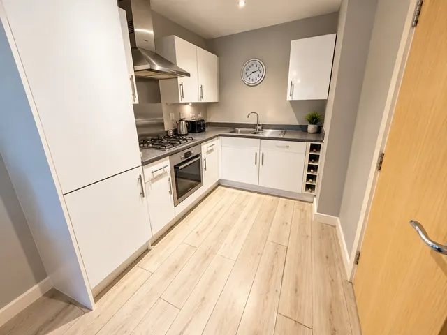 Taywood Road, Northolt, UB5, photo 3
