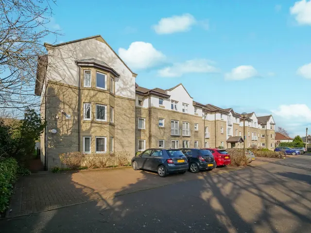 Glasgow Road, Paisley, Renfrewshire, PA1, photo 1
