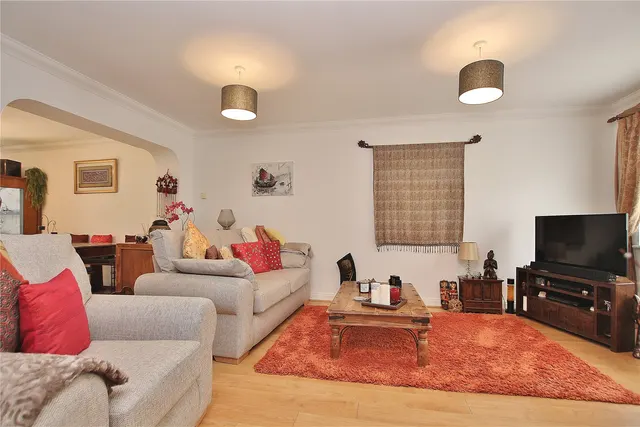 Brushfield Way, Knaphill, GU21, photo 2