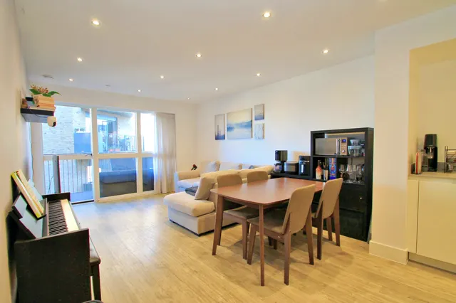Lyon Road, Harrow, HA1, photo 3