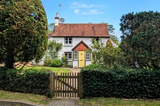 Trout Lane, Horsham, RH13, photo 1