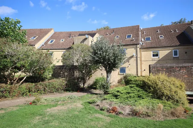 Field View, Chippenham, photo 1