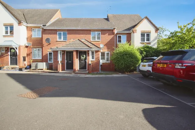 Forsythia Close, Bedworth, Warwickshire, CV12, photo 1