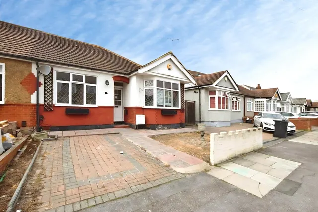 Bede Road, Chadwell Heath, RM6, photo 1