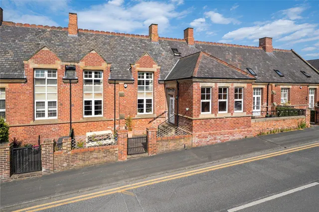 Carlton Green, Rothwell, LS26, photo 1
