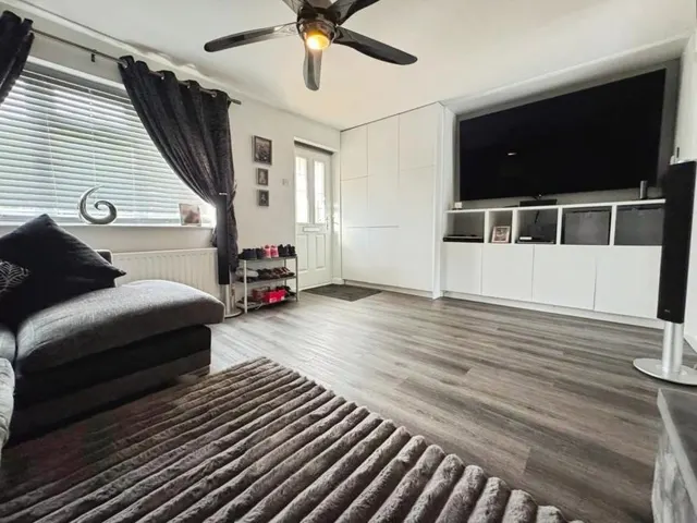 Hillview, Saunderton, HP14, photo 3