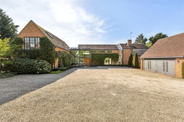 Photo 2 — Winter Hill Road, Cookham Dean, Maidenhead, Berkshire, SL6 6PJ