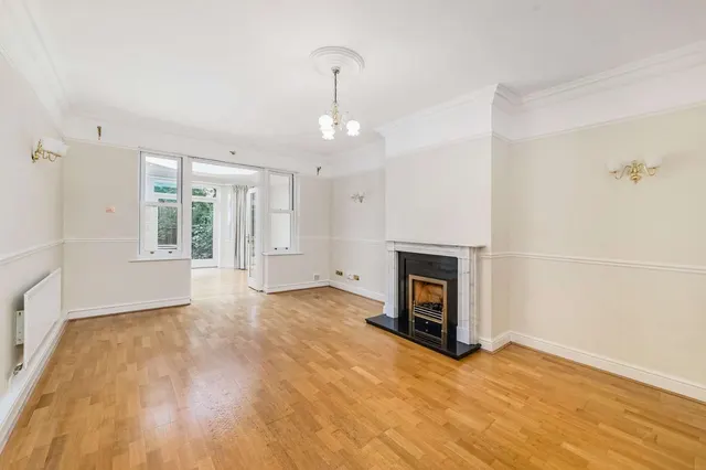 Photo 3 — Wyatt Drive, Barnes, London, SW13 8AL