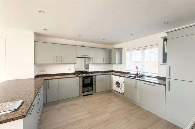 Littlehampton, BN17, photo 3