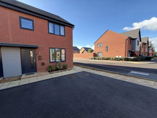 Athelai Close, Down Hatherley, GL2, photo 1