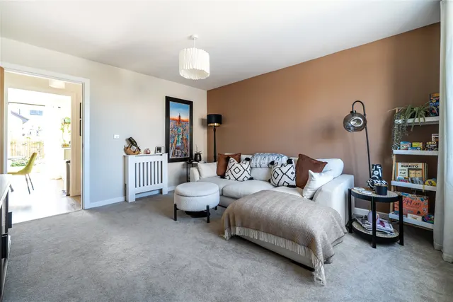 Photo 3 — Athelai Close, Gloucestershire, Down Hatherley, GL2 9AP