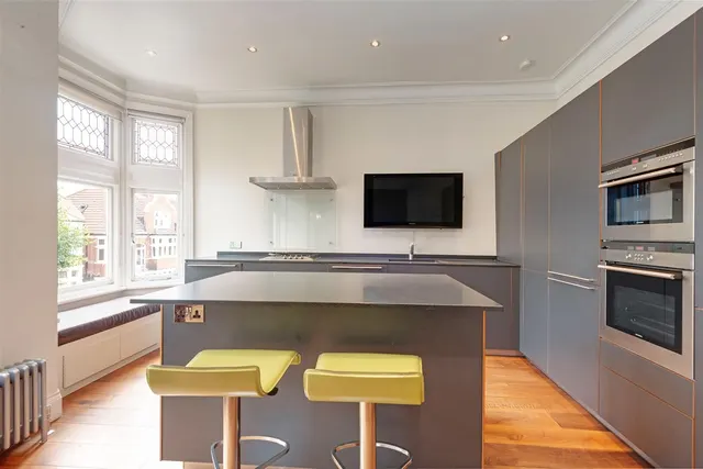 Photo 2 — Crediton Hill, London NW6 1HT