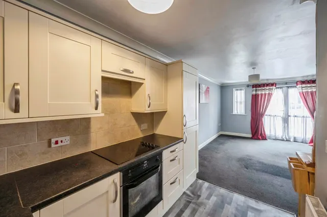 Swan Court, Askern, DN6, photo 3