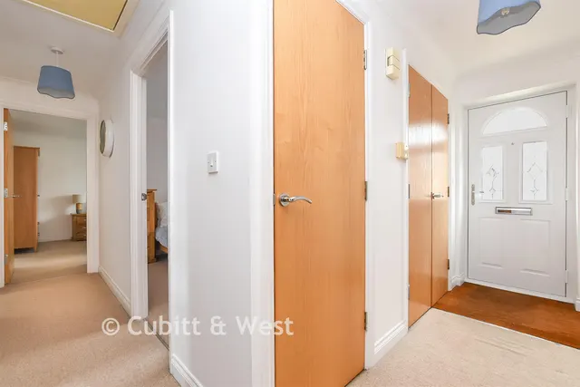 Kings Road, Horsham, RH13, photo 3