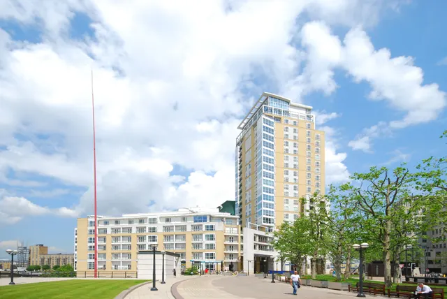 124 Eaton House, 38 Westferry Circus, London, photo 1