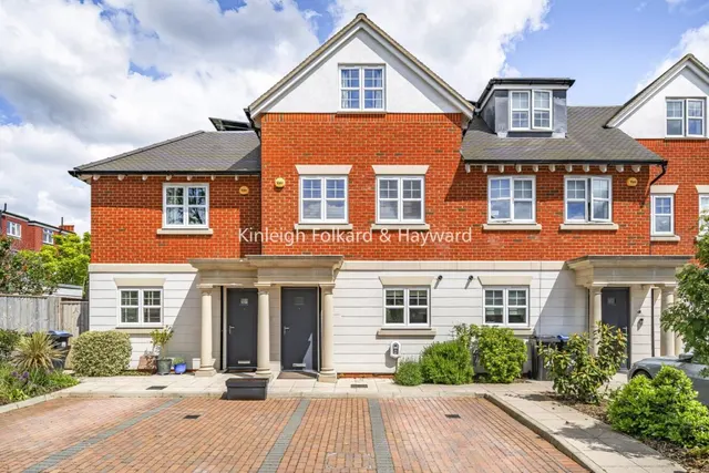 Bowling Green Mews, Raynes Park, London, SW20, photo 1
