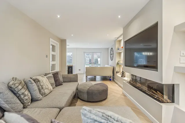 Photo 3 — 19 Smith Way, Bishopbriggs, G64 1FD