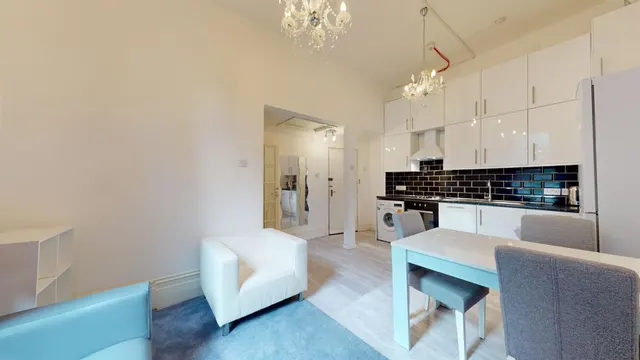 Warwick Road, London, SW5, photo 2