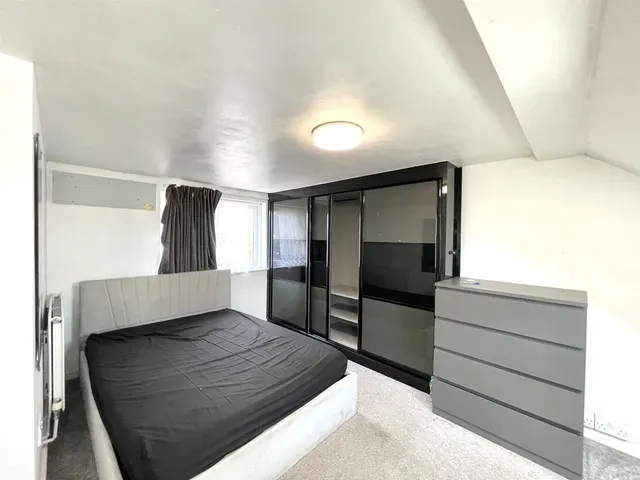 Sutton Road, London, E17, photo 2