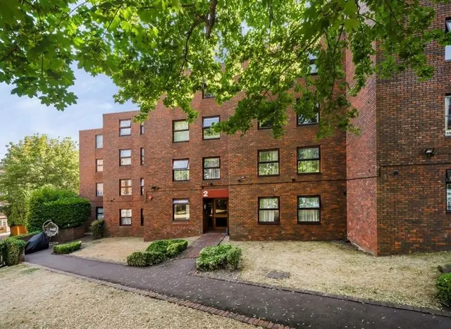 Brook Road, Cricklewood, NW2, photo 1