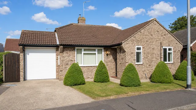 Rosemary Crescent, Essex, Tiptree, CO5 0TA, photo 1
