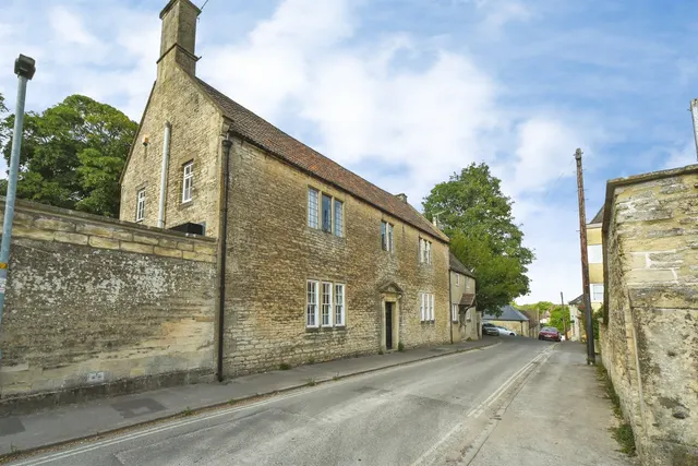 Castle Street, Calne, photo 1