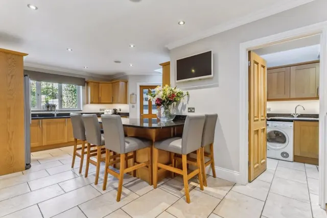Photo 3 — Limmer Lane Booker, High Wycombe HP12 4QR