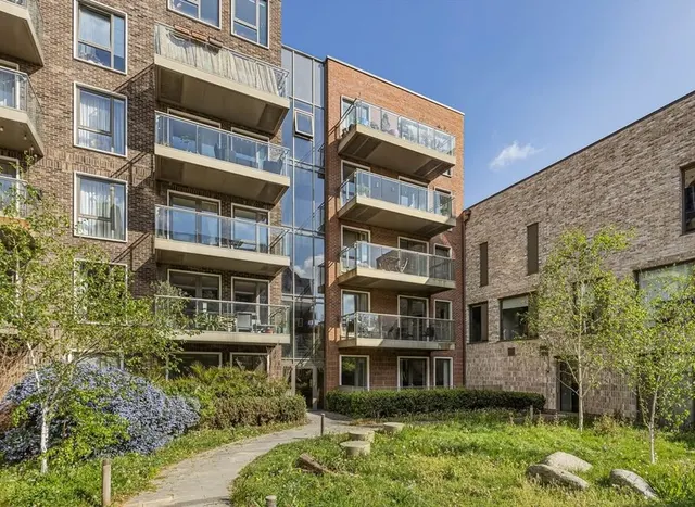 Frampton Park Road, London, E9, photo 1