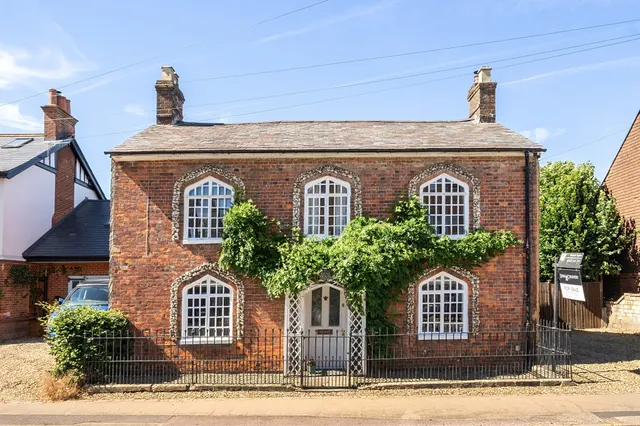 London Road, Marlborough, photo 1