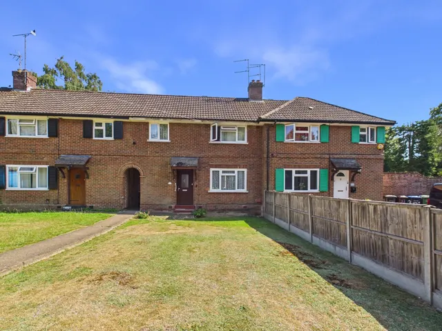 Crown Road, Virginia Water, GU25, photo 1