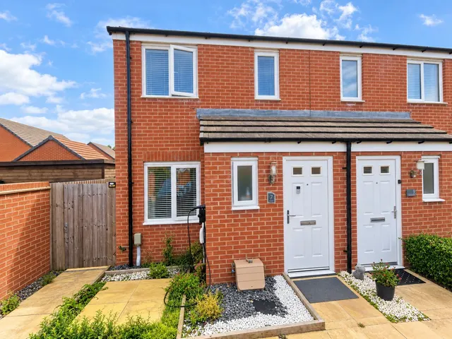 Lamport Lane, Scholars Green, NN2, photo 1