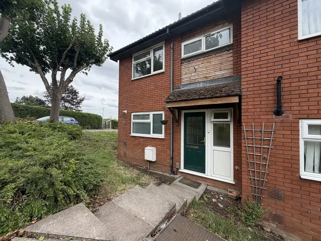Matlock Close, RUGBY, photo 1