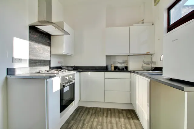 Photo 2 — Tomkinson Road, Nuneaton, CV10