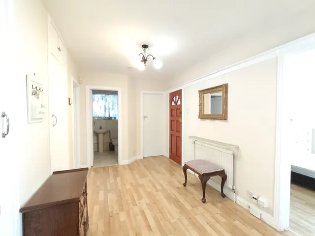 Chatsworth Road, Ealing, photo 1