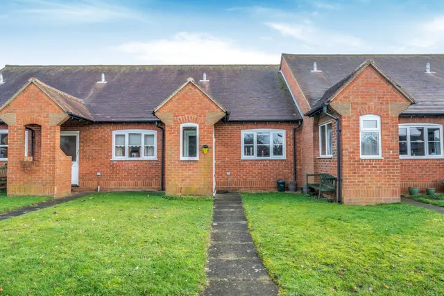 Orchard Close, Thame, OX9, photo 1