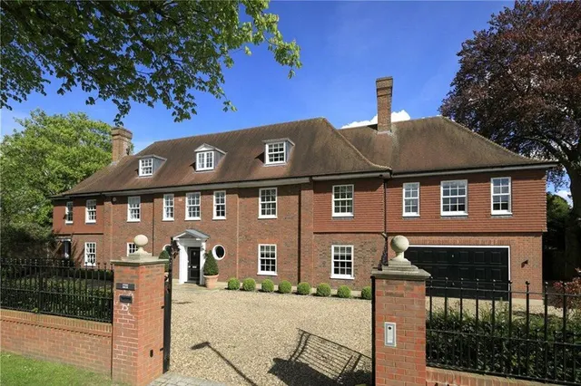 6 bedroom house, Stoke Road, KT2