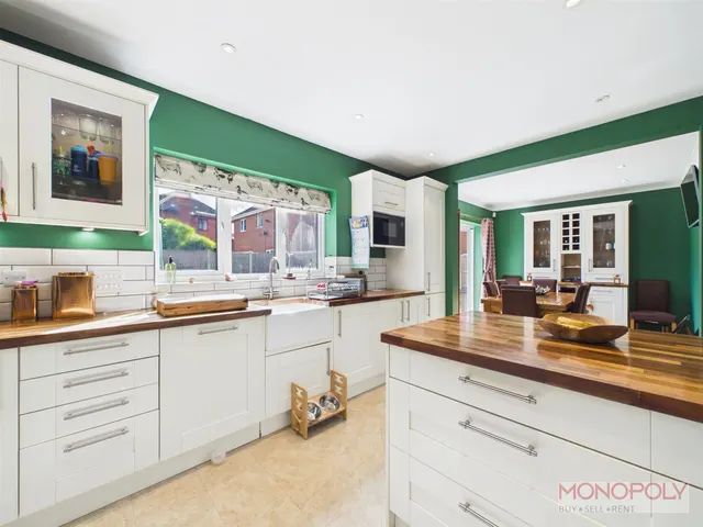 Thornhurst Drive, Wrexham, LL13, photo 3