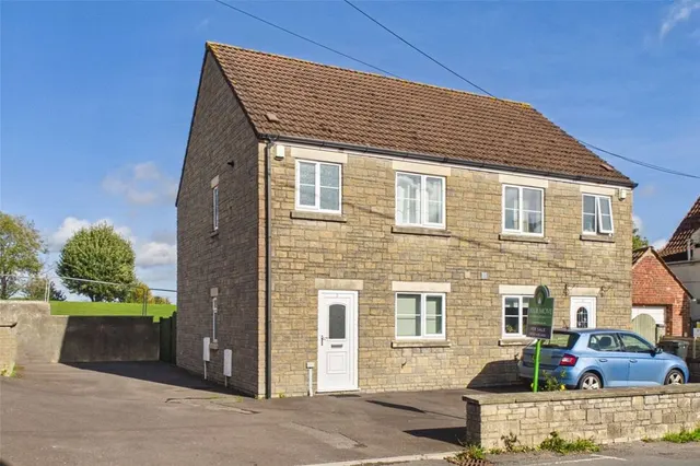 The Castle, Coleford, BA3, photo 1