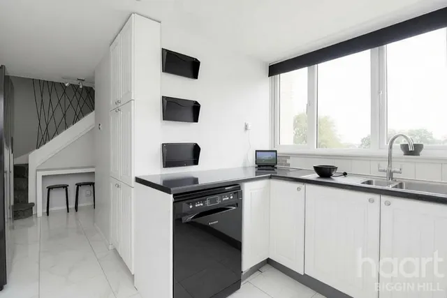 Springholm Close, Biggin Hill, TN16, photo 3