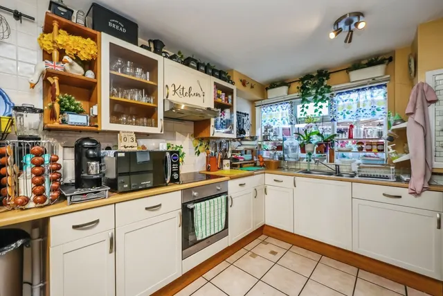 Newmarket Road, NG6, photo 3