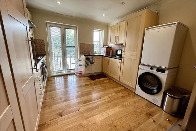 Huddersfield Road, Mirfield, WF14, photo 3