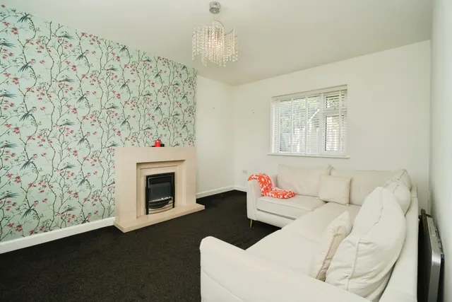 Photo 3 — Middlesex Avenue, Burnley, Lancashire, BB12