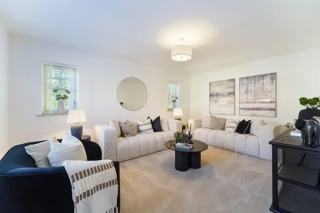 Headley Chase, Epsom, KT18, photo 3