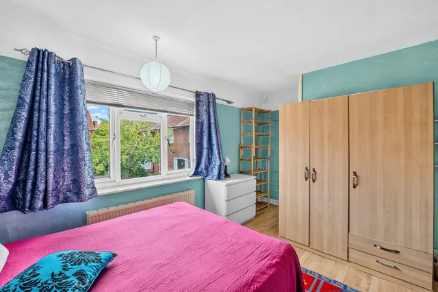 Chester Gardens, Morden, photo 1