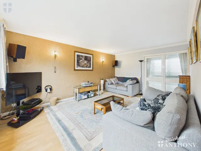 Photo 2 — Lower Road, Stoke Mandeville, Aylesbury, HP22 5XB