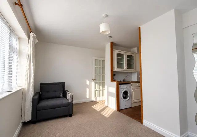 Church Road, Bookham, KT23, photo 3