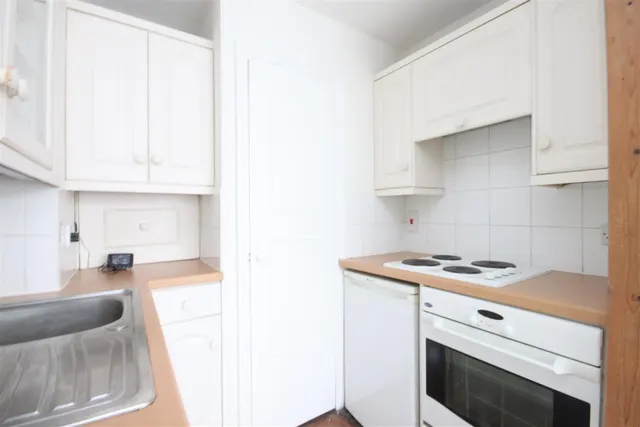 Church Road, Bookham, KT23, photo 2